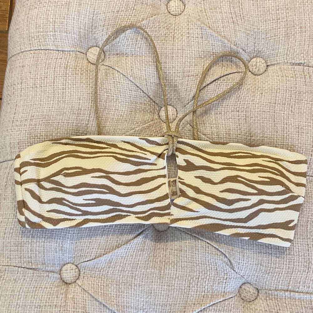 Aerie Tan and White Textured Bikini Top